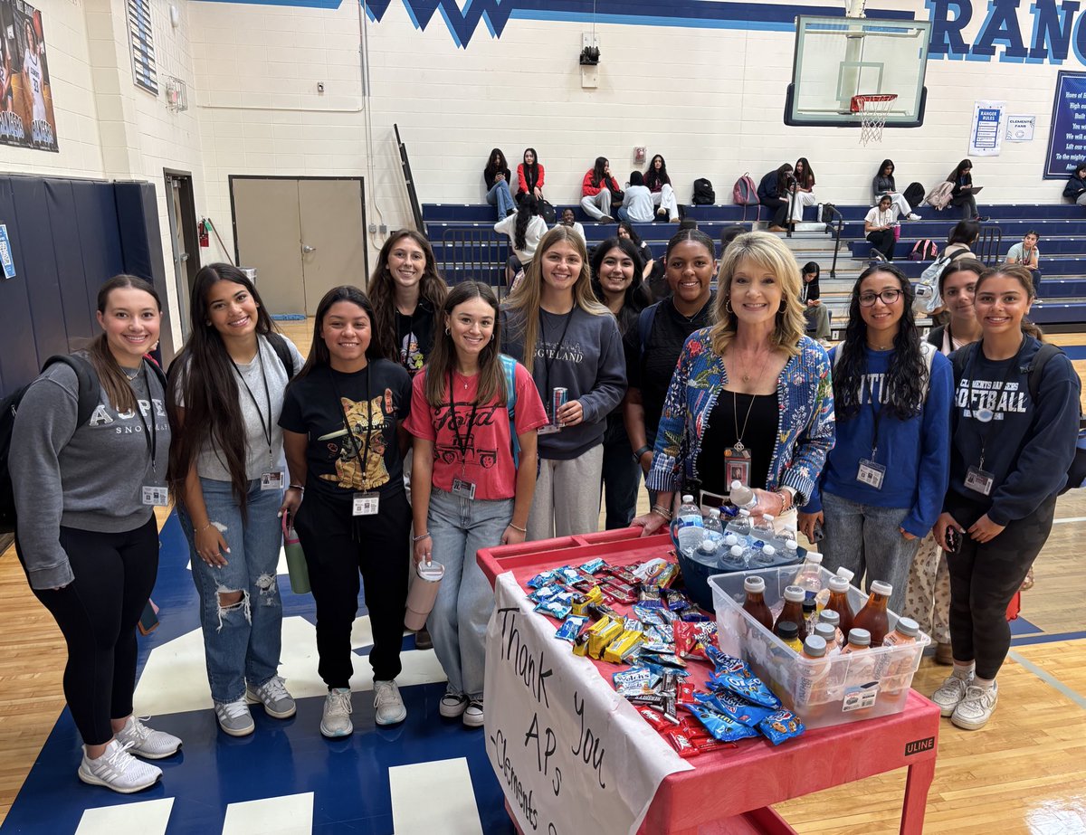clementssftbl's tweet image. Our admin team at CHS is the absolute best! Today we wanted to say thank you to our assistant principals! Thank you for all you do to make Clements such a special place! #family #thebestinthebusiness @CHS_Rangers