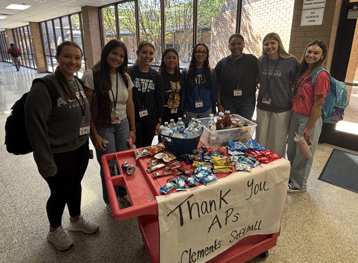 clementssftbl's tweet image. Our admin team at CHS is the absolute best! Today we wanted to say thank you to our assistant principals! Thank you for all you do to make Clements such a special place! #family #thebestinthebusiness @CHS_Rangers
