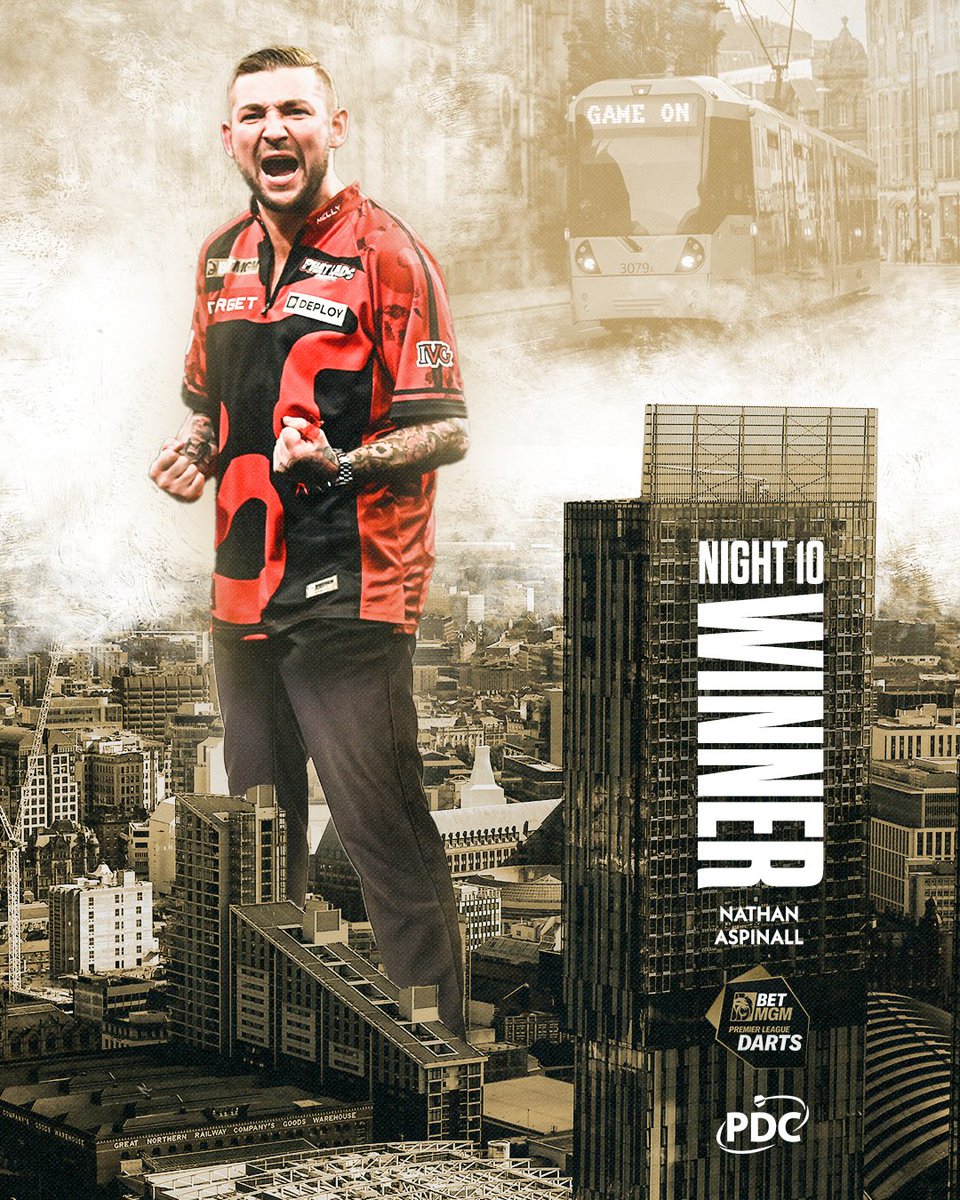 OfficialPDC's tweet image. MANCHESTER MAGIC FOR NATHAN ASPINALL 🐝

Nathan Aspinall wins his first night in the 2025 @BetMGMUK Premier League on home soil, beating Luke Humphries 6-4 in a final!

📺 bit.ly/PLD25Live  
#PLDarts25