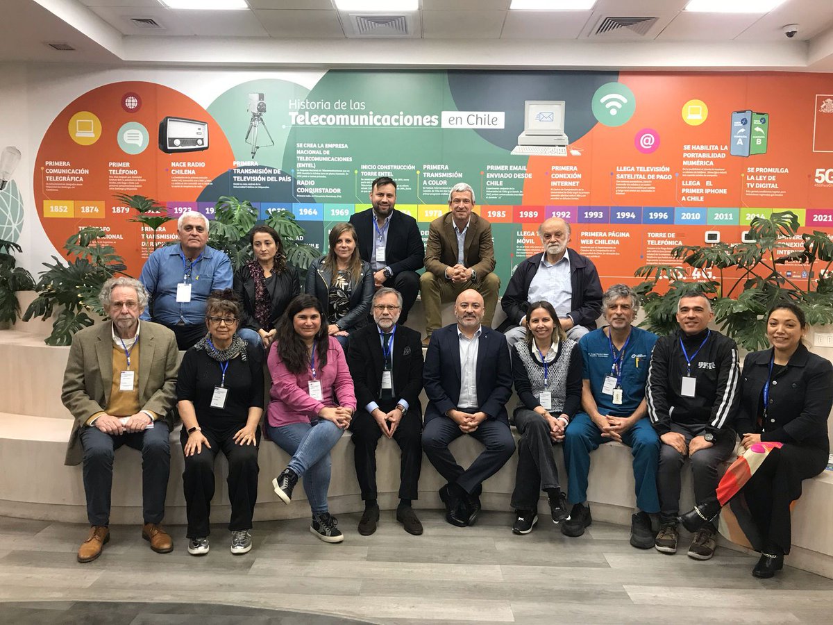 FundacionEmilia's tweet photo. Hoy participamos en la primera sesión del año del nuevo Consejo de la Sociedad Civil de la Subsecretaria de Transportes @Subtrans para el período 2025-2028. Esperamos avanzar hacia un compromiso más profundo de la agencia estatal con la sociedad civil, reconociendo no solo su rol en la vinculación ciudadana, sino también su aporte técnico y la valiosa experiencia en incidencia social que tienen todas estas organizaciones.

Agradecemos la participación del subsecretario, cuya presencia reafirma la voluntad de diálogo y colaboración para construir un sistema de transporte más justo, seguro y sostenible.

#ConsejoSociedadCivil #TransporteSeguro #ParticipaciónCiudadana #SociedadCivil  #SubsecretaríaDeTransportes
