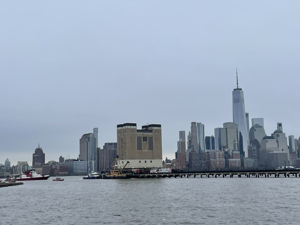 Eileen Lehpamer (@elehpamer12) on Twitter photo DEVELOPING: crane on a boat now in place to lift helicopter out of Hudson River. 6 people on board were killed <a href="/PIX11News/">PIX11 News</a> DEVELOPING: crane on a boat now in place to lift helicopter out of Hudson River. 6 people on board were killed <a href="/PIX11News/">PIX11 News</a>