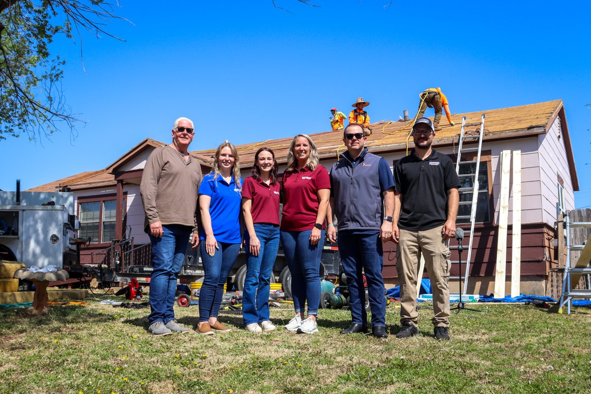 oid411's tweet photo. Today, work began on the first Strengthen OK Homes roof project! Upon completion, the homeowner will have a new roof that meets @FORTIFIEDHOME standards & is more resistant to severe weather. To learn more about Strengthen OK Homes, visit https://t.co/MOc8VXag0c.
#OKReady https://t.co/DPGFVC9BjS