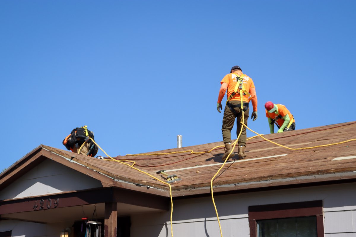 oid411's tweet photo. Today, work began on the first Strengthen OK Homes roof project! Upon completion, the homeowner will have a new roof that meets @FORTIFIEDHOME standards & is more resistant to severe weather. To learn more about Strengthen OK Homes, visit https://t.co/MOc8VXag0c.
#OKReady https://t.co/DPGFVC9BjS