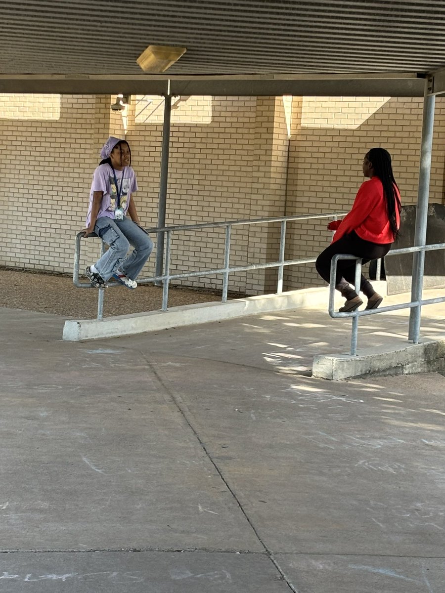 FalconPalsJVHS's tweet photo. SO FRESH AND SO DEAN!
-together, #TeamPALS enjoys the beautiful H-Town weather!
#WeBeJV https://t.co/JQtFVE9Loj