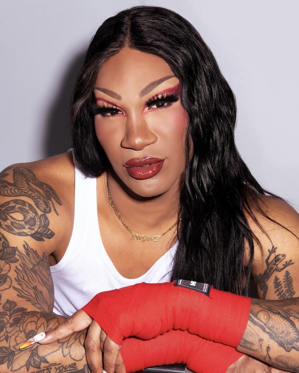 Miss Toto is a knockout in new photos 💛💛💛