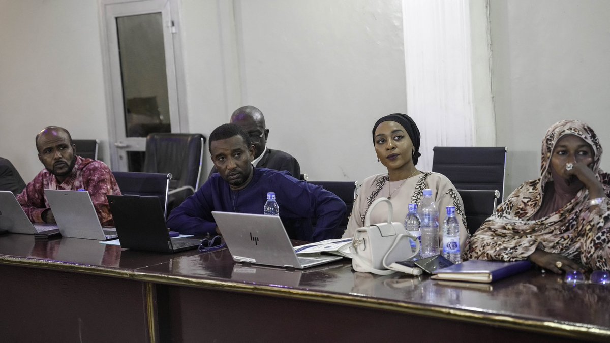 ProjetPilier's tweet photo. #PILIER | Rencontre inédite à la Mairie de N’Djamena
Élus municipaux, Comité du Projet, UGP et cadres réunis autour de la lutte contre les inondations et la mise en commun des efforts pour les citoyens.
Une concertation saluée !

@Banquemondiale 
#NDjamena #AgirEnsemble https://t.co/rdAVykL1Cp