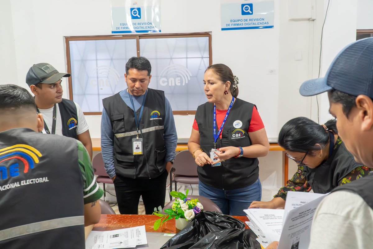 CNEGalápagos tweet media