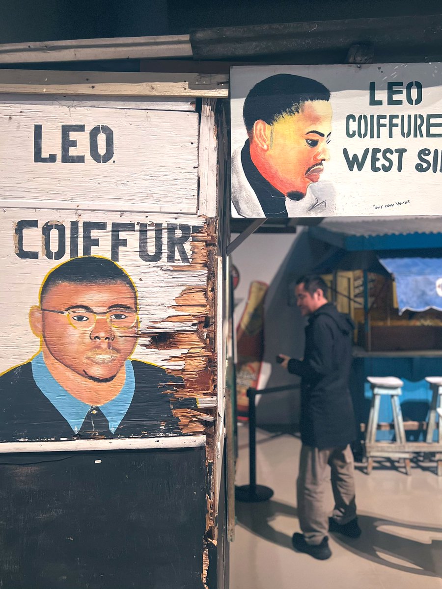 はじめて太陽の塔へ。下調べが足りず、中に入る整理券はもう打ち止めの時間…。また来よう。すぐそばの、念願の民族博物館も。かわいいものいっぱい〜。展示の仕方にもしびれる。街の看板などコレクションは幅広く、映像ライブラリーも大量で、一日中いられる。娘がギブアップで、走るように見ました。