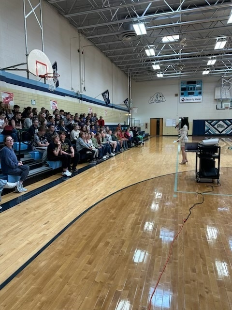 LCCMiddleSchool's tweet photo. Laurel-Concord-Coleridge Middle School was one of three Siouxland middle schools recognized by KTIV to receive this year's KTIV "Making A Difference" Award.  The middle school receives a field trip to Arnold's Park and a $1,000 donation from Farrell's Heating &amp; Air Conditioning. https://t.co/QXDCo5SR7I