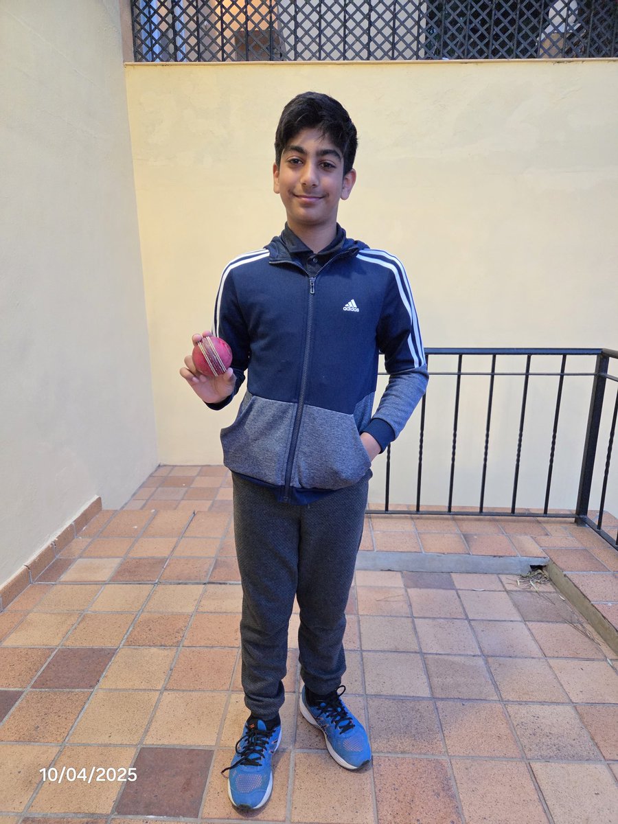 alinav81's tweet photo. Sulaiman receiving the match ball from the officials for hitting his 1st 6 on an adult size pitch. Thank you @lamangaclublive for their hospitality. @cwpathwaye @lisvanecc https://t.co/7QCthD848B