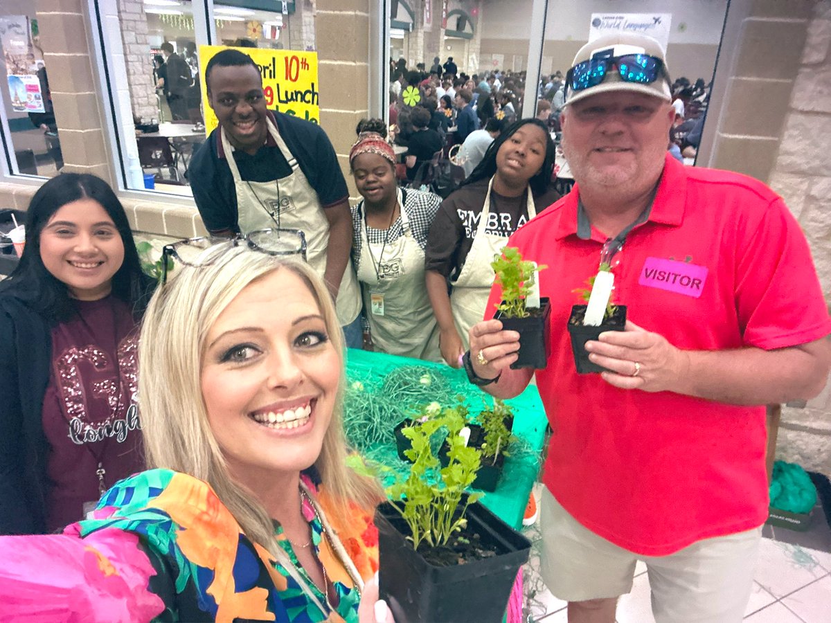 pinkpatterson's tweet photo. Be still my ❤️! My Work Base Learning Crew set up a plant shop that they planted, tended, and grew themselves and SOLD OUT! Their sales tactics even roped my hubby in when he stopped by we went home with watermelon, squash, and cilantro plants! 🪴 #WeAreGR #MyKidsRock @LamarCISD https://t.co/t6rk0KqUfq