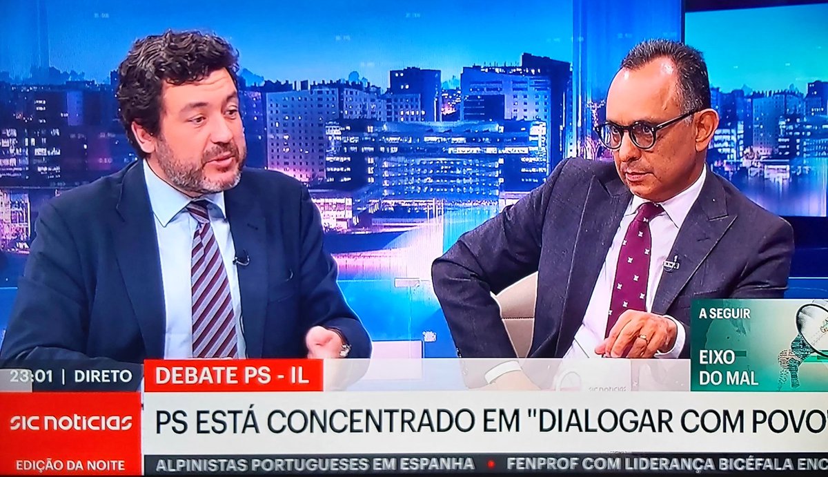 brunoramosdias's tweet photo. Está lá, boa noite, é da @SICNoticias?
Olhe, parece que há um vice-presidente do Grupo Parlamentar do PS e candidato cabeça de lista que está como "comentador" a "analisar" o debate do PS com a IL. 
Vocês precisam do número de telefone do @AntonioFilipe para quando for CDU - IL ? https://t.co/INXqRmLkca