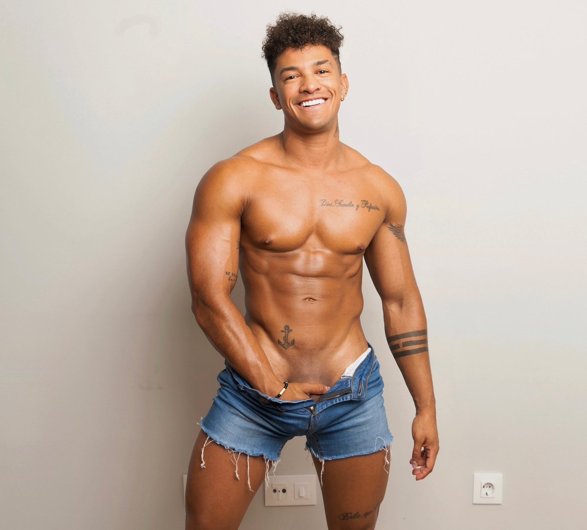 Chidai 🍆💦

¿Te gusta el chocolate?. 🍫 

onlyfans.com/jonhefegonzalez