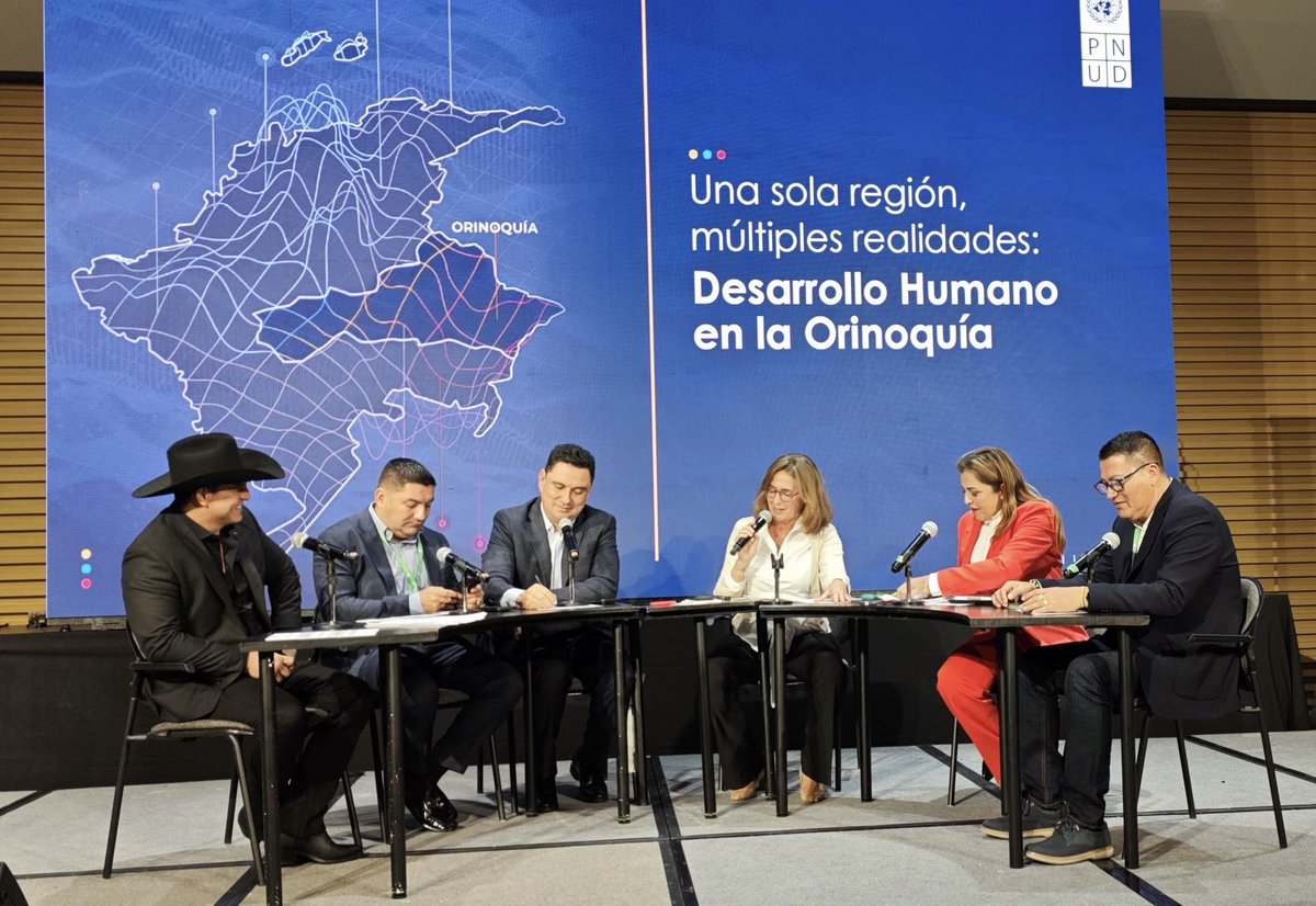 PnudColombia's tweet image. En el marco del #EncuentroOrinoquía2025 compartimos con los 5 gobernadores del territorio. “Una sola región, múltiples realidades: Desarrollo Humano en la Orinoquía” fue detonante para tener la conversación central del encuentro, liderada por nuestra representante @SaraFOlivella