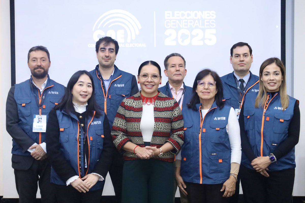 DianaAtamaint's tweet photo. #AWEB contribuye de manera permanente con nuestra democracia. Su participación t��cnica ha permitido fortalecer nuestros procesos electorales. Desde el @cnegobec saludamos su participación y recomendaciones en la #SegundaVueltaPresidencial. https://t.co/nAjnzbE76V