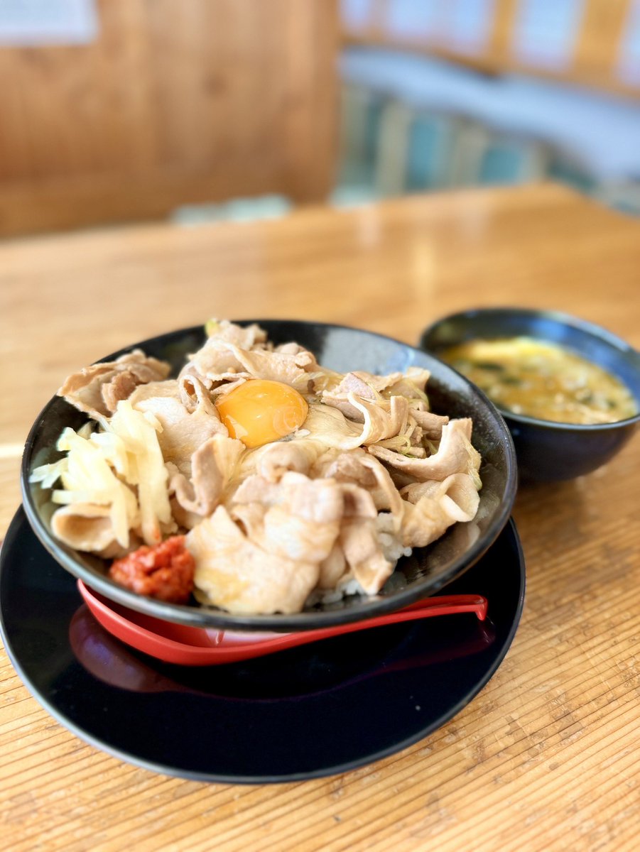 houkiya_yonago's tweet photo. 4/11(金)☀️昼夜通し営業🌙
🈺10:30〜20:30(L.O)

おはようございます🌞

昨日の夜営業は急遽の臨時休業で🙏💦
今日は…大丈夫な…はず…🙏

限定🍜
①家系つけ麺
②油ソバ
③鳥取ネオ中華蕎麦

朝からあります‼️

限定🍚
①伯耆家すた丼

こちらも朝からあります‼️
すた丼は多分…今日…まで‼️
お食べ逃しなく〜‼️

スープは超絶仕上がってます🫶
濃いのにグビグビ飲めちゃう危険なヤツです🫶
本日も〜🍜&🍚で🫡🔥
シクヨロ&チェケラッ🫶

【フォロワー特典】
鶏もつ煮 50円
のらぼう菜 100円
生ほうれん草×2 180円
⚠️本投稿を[いいね&リポスト]必須