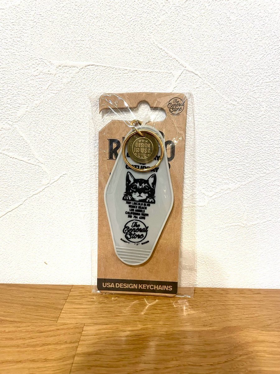 _hydeandseak's tweet photo. 「モーテルキー風キーホルダー」

アメリカのモーテルキーをイメージしたキーホルダーです🏨🔑

色々なデザインがあるので集めて壁に飾るのもオシャレです😎

ねこちゃんが人気ですがわんちゃんも可愛いんですよ、、🐶

#キーホルダー 
#モーテルキー 
#Hyde&amp;Seak
#アメリカン雑貨 
#アメ雑 https://t.co/l0mTMzqkPS