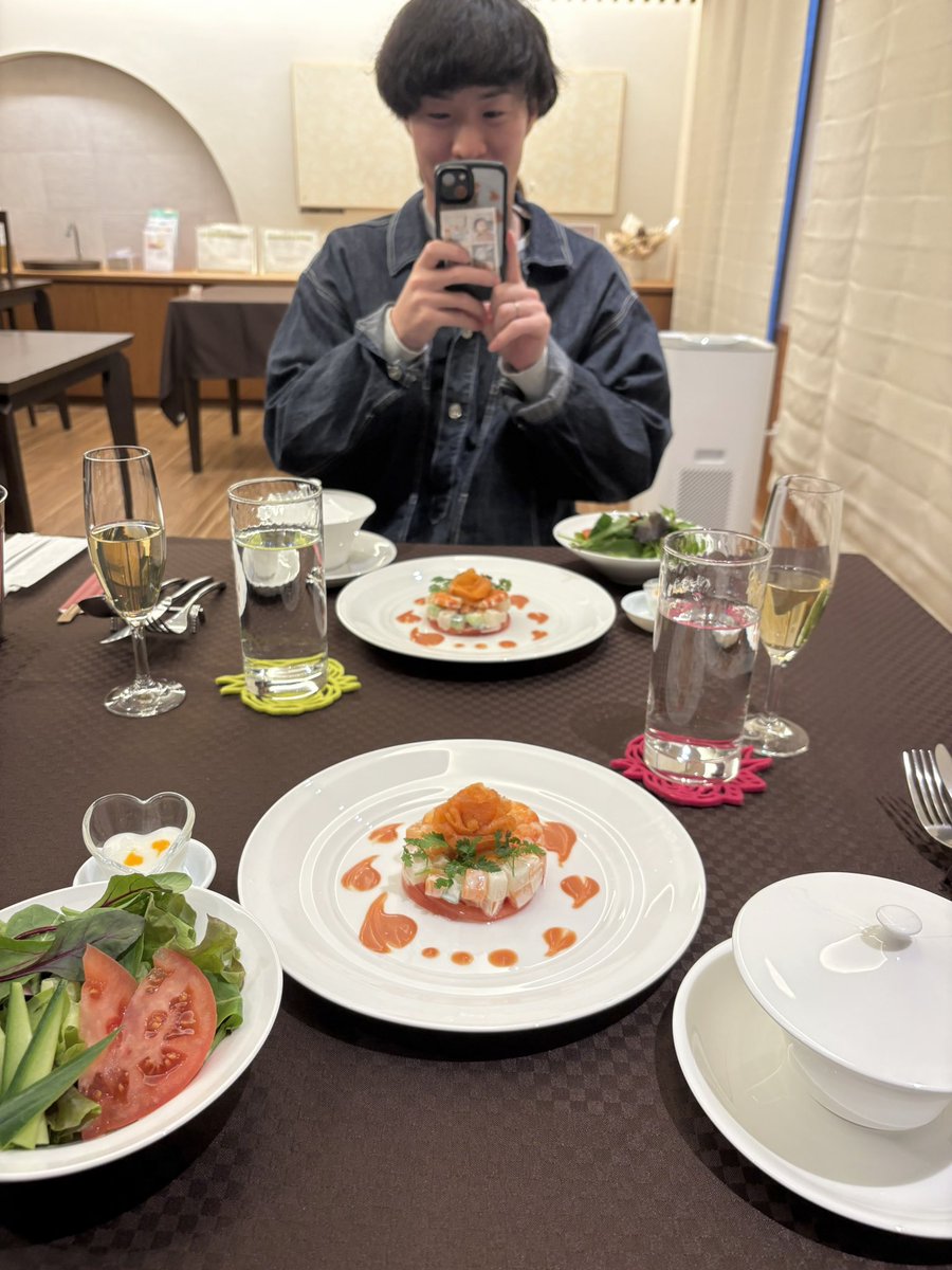 7_aaatom's tweet photo. 今回も入院中のご飯が幸せだった〜🍽️🤍

(陣痛中じゃなく産んでから朝ごはん食べたくて、朝ごはんまでに産みます！って言ってたヤバイ奴。) https://t.co/9eM6A9RARg