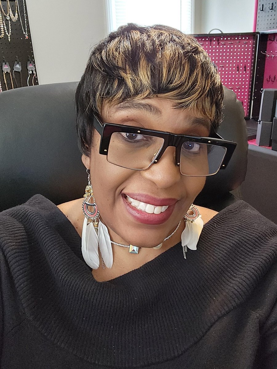 clittlefever's tweet photo. There is nothing quite like the Joy of Helping Others Soar! 🌟 I'm all about making those around me feel AMAZING inside and out. What's one fun or meaningful thing you did to lift someone’s spirit today? 

#SpreadJoy #CommunityLove #InspireAndUplift #ThankfulThursday https://t.co/7VP5YztuzW