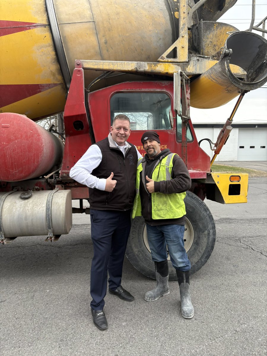 Brian Felix, Chief Steward, for Cranesville Scotia met up with Business Agent Stan Koniszewski to grab union applications for new members. <a href="/Quacky294/">Tom Quackenbush</a> <a href="/KoniszewskiStan/">Stan Koniszewski</a> #Teamsters