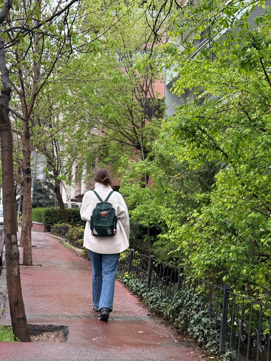Eskiden yaşadığım şehire çok yabancıydım. Şimdi ise şehri yaşarken anlıyorum ki yabancı olmak bir seçimmiş. Canım Tunalı!