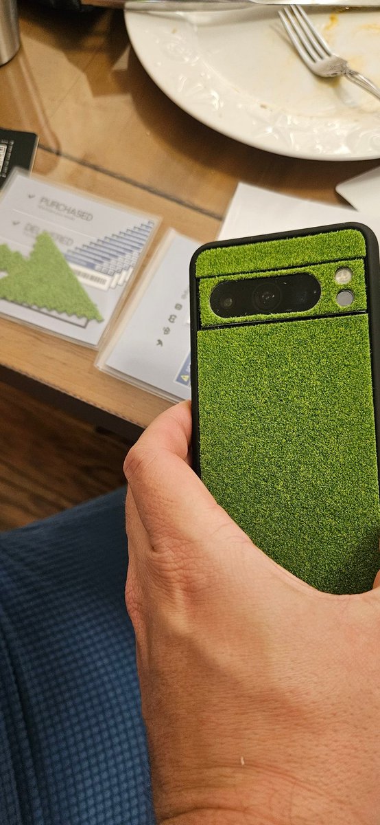 Bill_Porter's tweet photo. Hey @dbrand I feel extorted. https://t.co/5izgh6O4qN