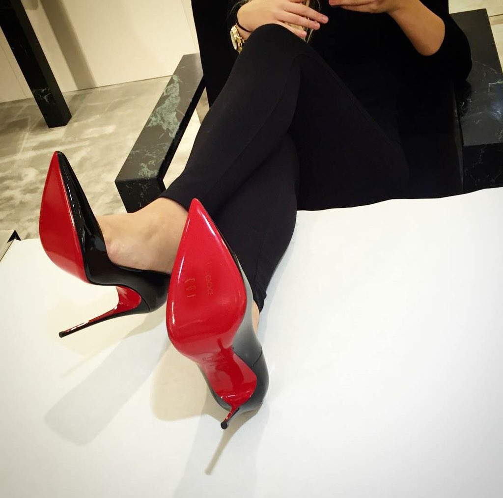 diemommymilena's tweet image. Leck meine heels 👠 sauber und übergib bereitwillig deine Kreditkarte.🥵
Mein Telegramm 💬
@gottin_milena