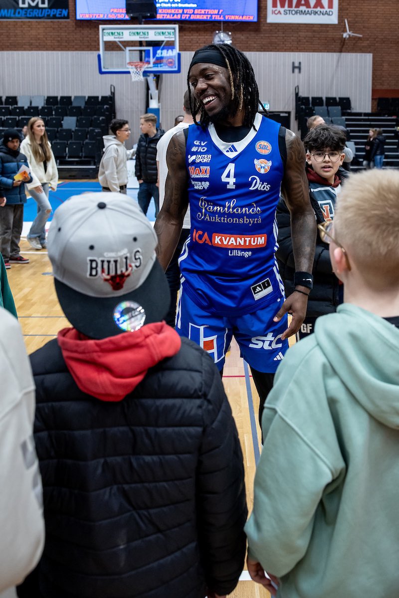 BabyBoyPolo1's tweet photo. Thank you god, thank you jamtland basket and thank you to all the fans of Sweden. Rookie year ✅ https://t.co/5GC1smrUAs