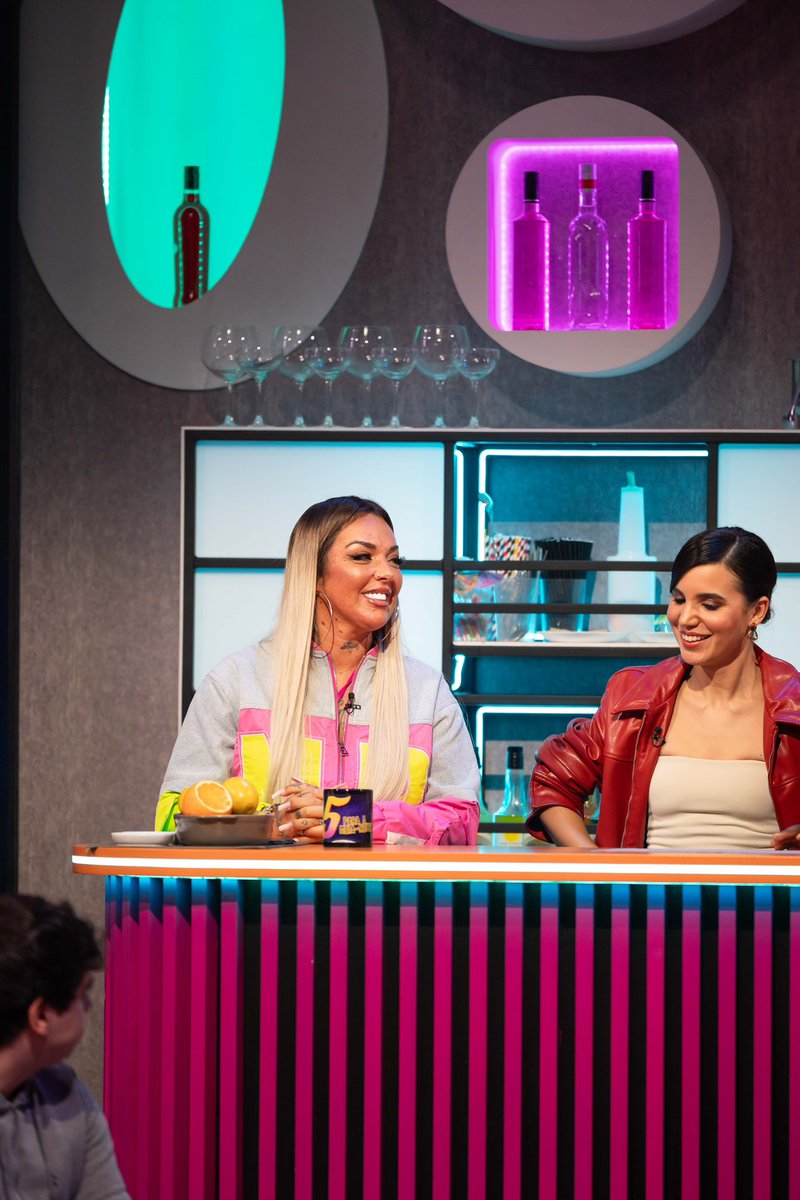 5meianoite tweet media