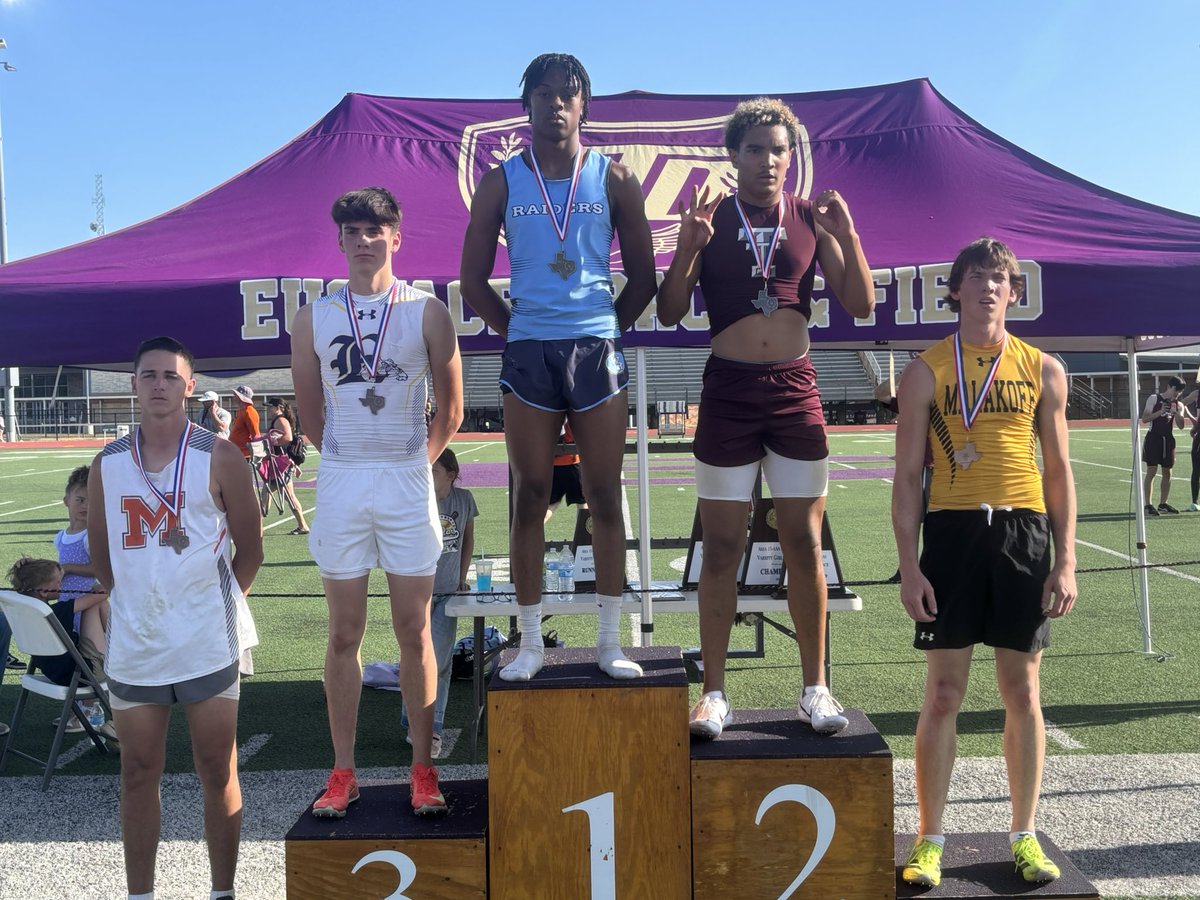 Brailen Mauldin advances in the 300’s taking 1st!!
