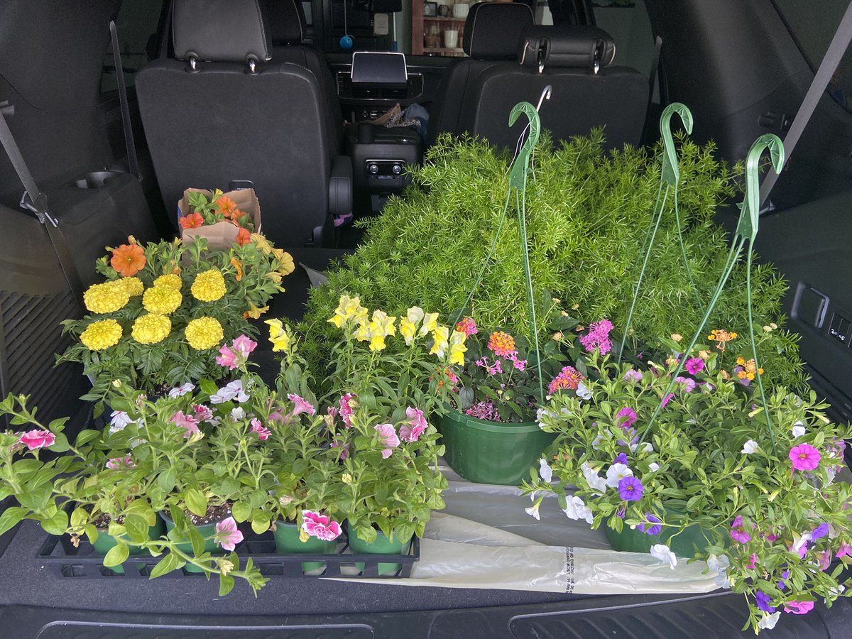 Yearbook_schs tweet media