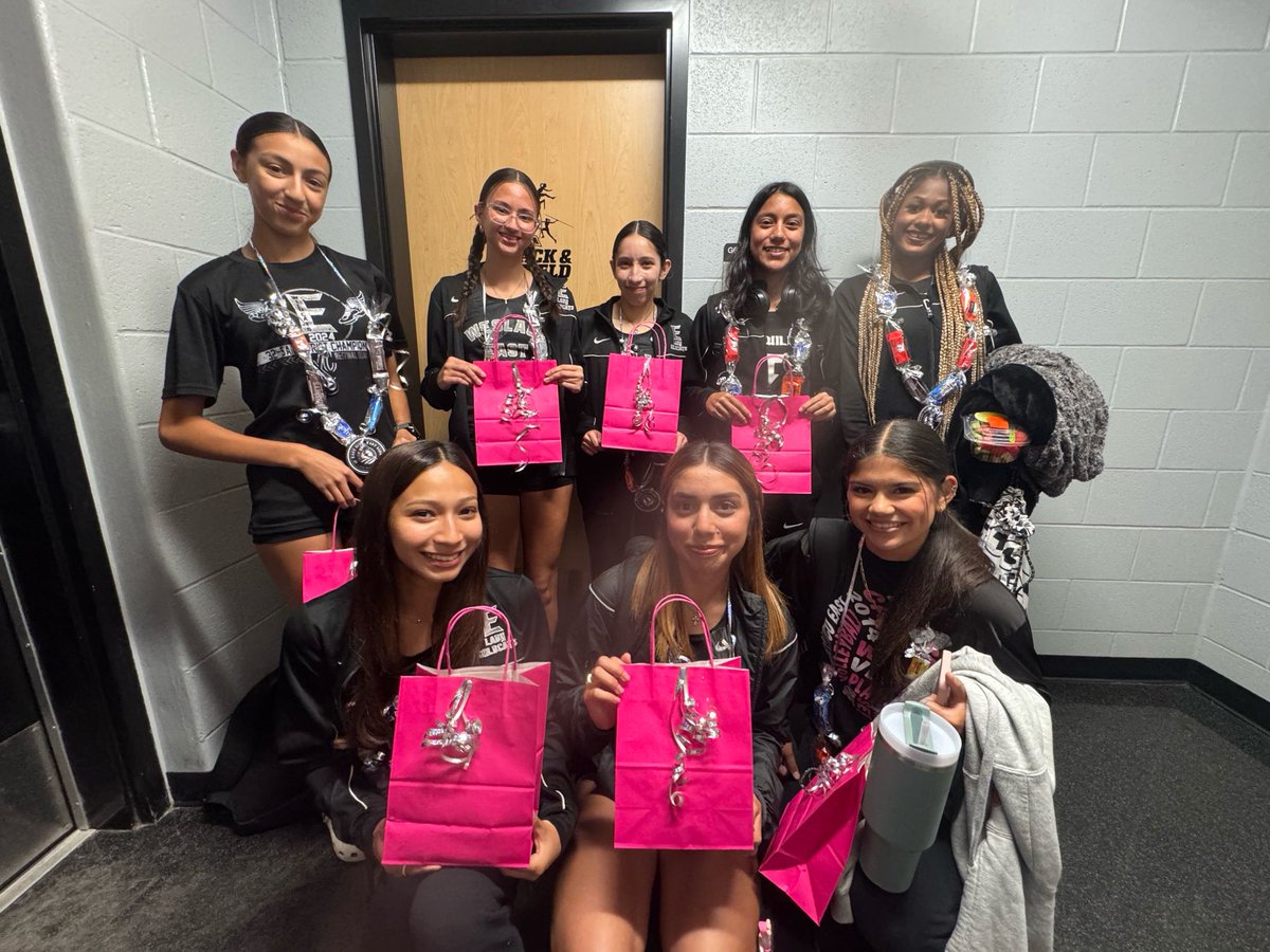 Good luck to our Lady Wildcats track athletes as they go compete today at the Area track meet held at the Harlingen Boggus stadium. 
📸 : Fan Submitted Photo
