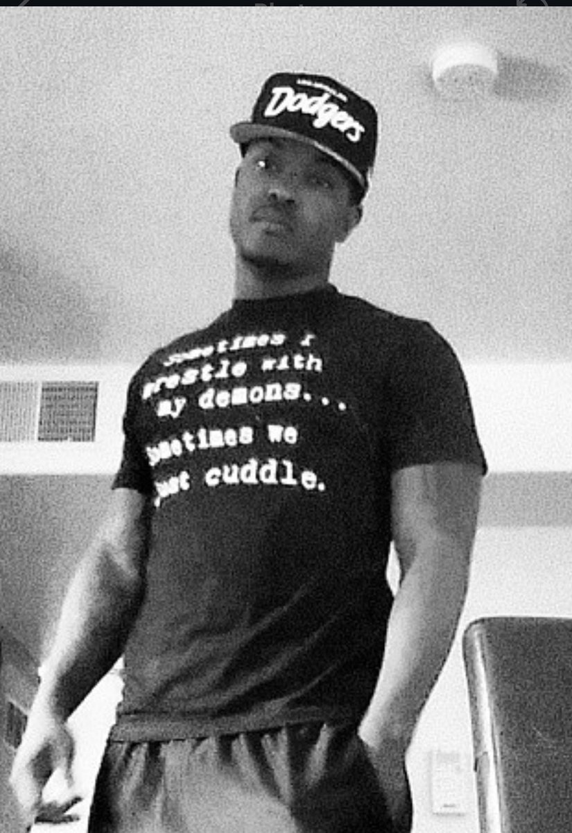 Yosleeze's tweet image. Its Thursday, post a throwback pic

I think I was 23