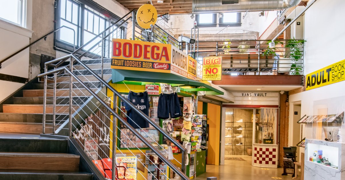 ComplexSneakers's tweet photo. Bodega, the Secret Sneaker Boutique, Is Back Open Amid Financial Woes https://t.co/5uUY6FOqBU