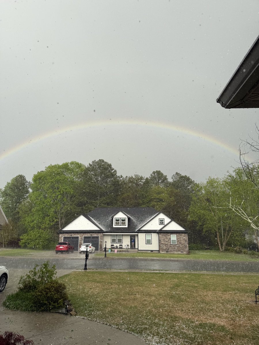 StoneColdSteveD's tweet photo. @NWSAtlanta got a second hail flurry at 6:39pm pea sized hail flurry Walker county Ga 30739 Peavine Rd followed by beautiful rainbow https://t.co/KsbsPognfu