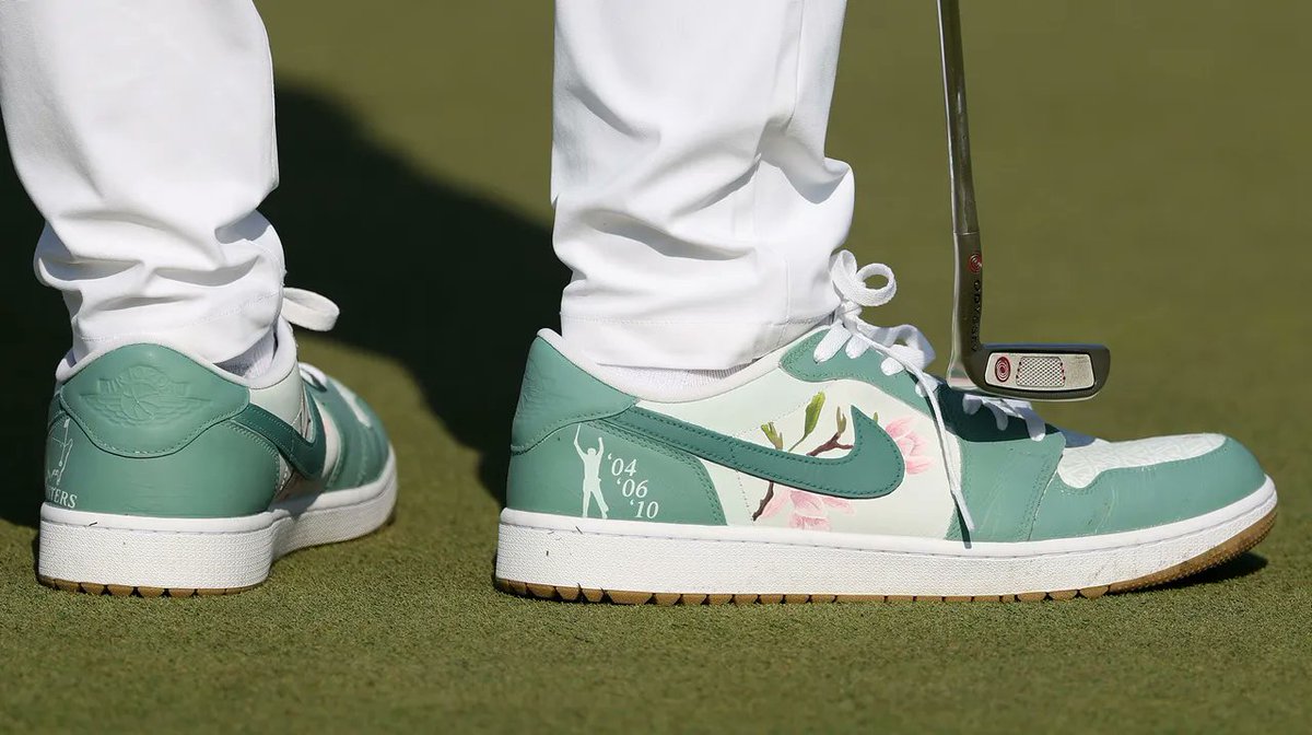 OkanaganHockey's tweet image. Check out these super cool shoes designed by OHA Alumni, James DeVos!
Even cooler? They were worn by pro golfer Phil Mickelson at The Masters!
James attended Okanagan Hockey Academy from 2014–2017. @CSSHL
golfmonthly.com/buying-advice/…