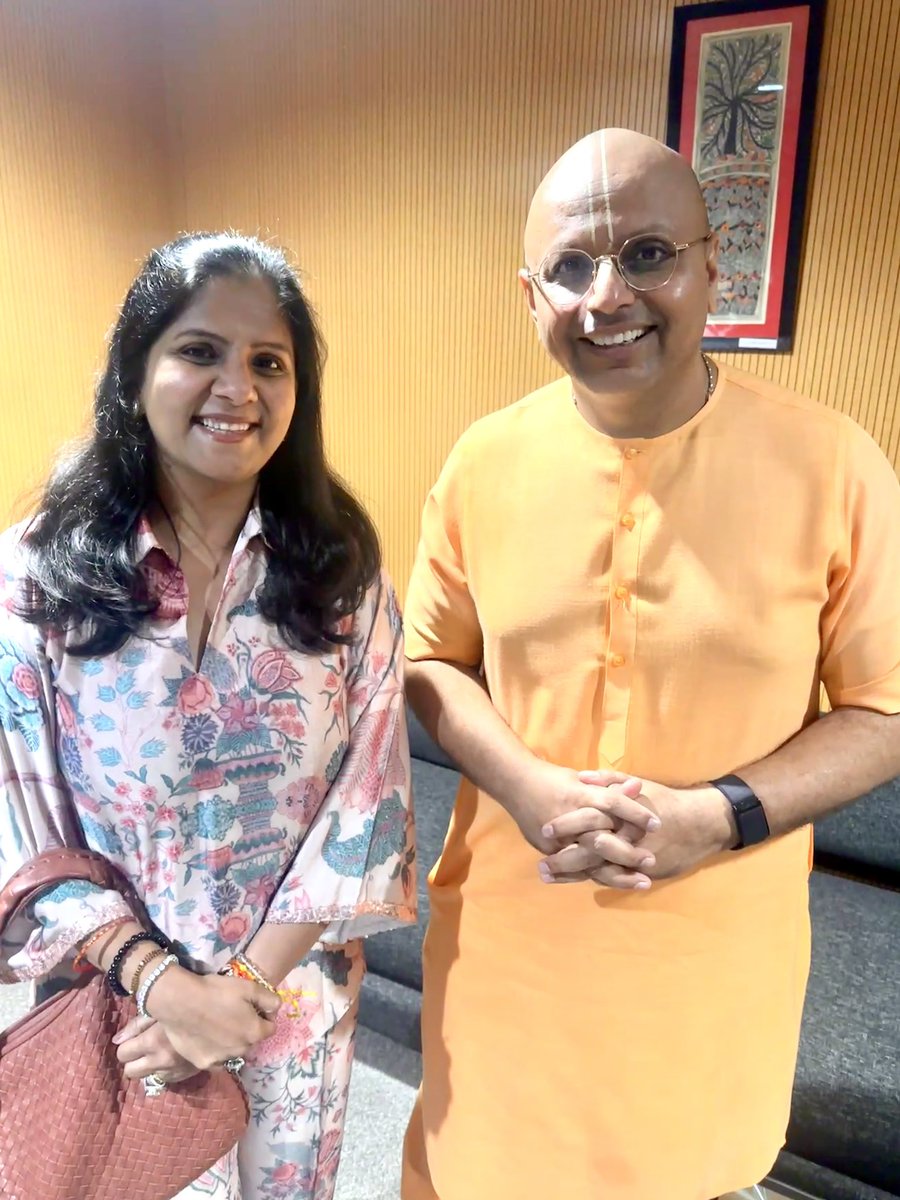 DivyaGKotawala's tweet image. Meeting @gaurgopald yesterday at the @ficci_india event was an #experience that left me so #enriched and #refreshed helping me understand the real #power of every #women who deals with limited beliefs and doubts 

#event #speaker #motivational #april #gopaldas #trending #twitter