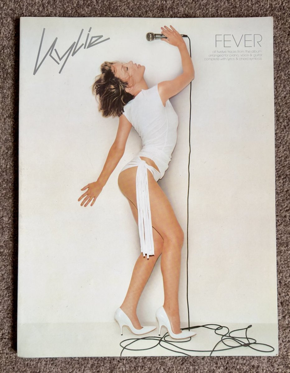 spjury's tweet image. #NewArrival #KylieMinogue Fever music book. Includes all 12 tracks from the album, arranged for piano, voice and guitar. A great addition to my collection. 🎶📖

#KylieCollection #SheetMusic #KylieFever