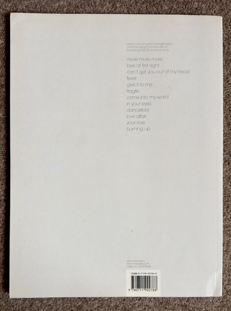 spjury's tweet image. #NewArrival #KylieMinogue Fever music book. Includes all 12 tracks from the album, arranged for piano, voice and guitar. A great addition to my collection. 🎶📖

#KylieCollection #SheetMusic #KylieFever
