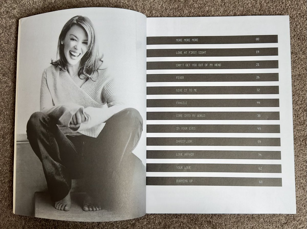 spjury's tweet image. #NewArrival #KylieMinogue Fever music book. Includes all 12 tracks from the album, arranged for piano, voice and guitar. A great addition to my collection. 🎶📖

#KylieCollection #SheetMusic #KylieFever