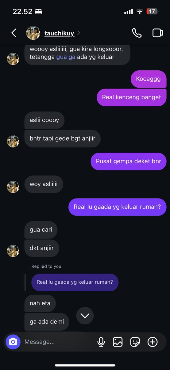 fdllhsndr's tweet photo. Punya temen terlalu slayyyy, gempa sekenceng itu gada yg keluar rumah https://t.co/VwvTcnFgKa