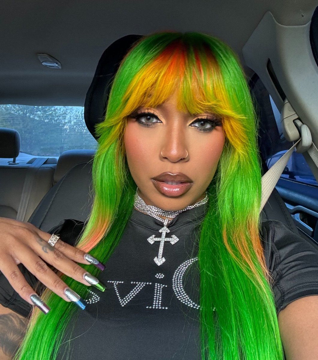 👽💚