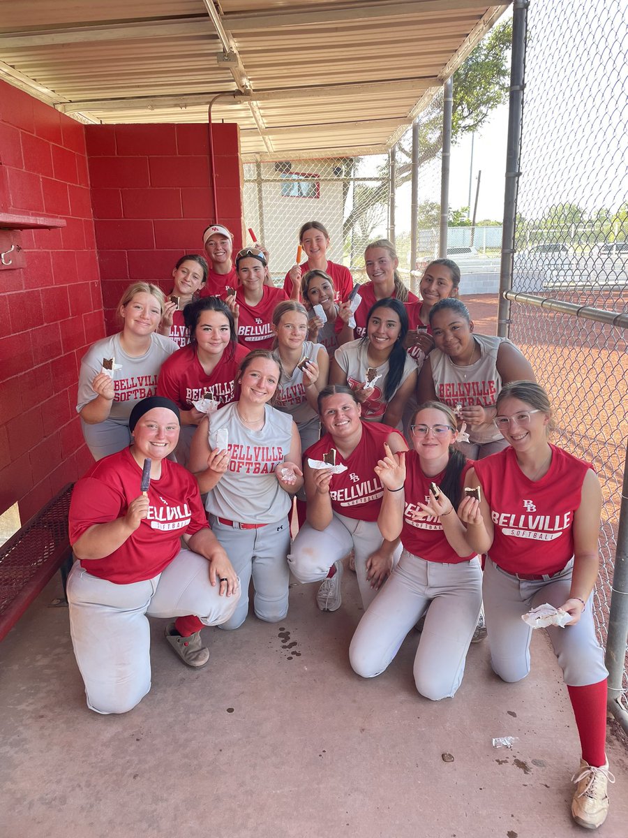 Practice before Senior/Parent Night called for some sweet treats🍦🍨
