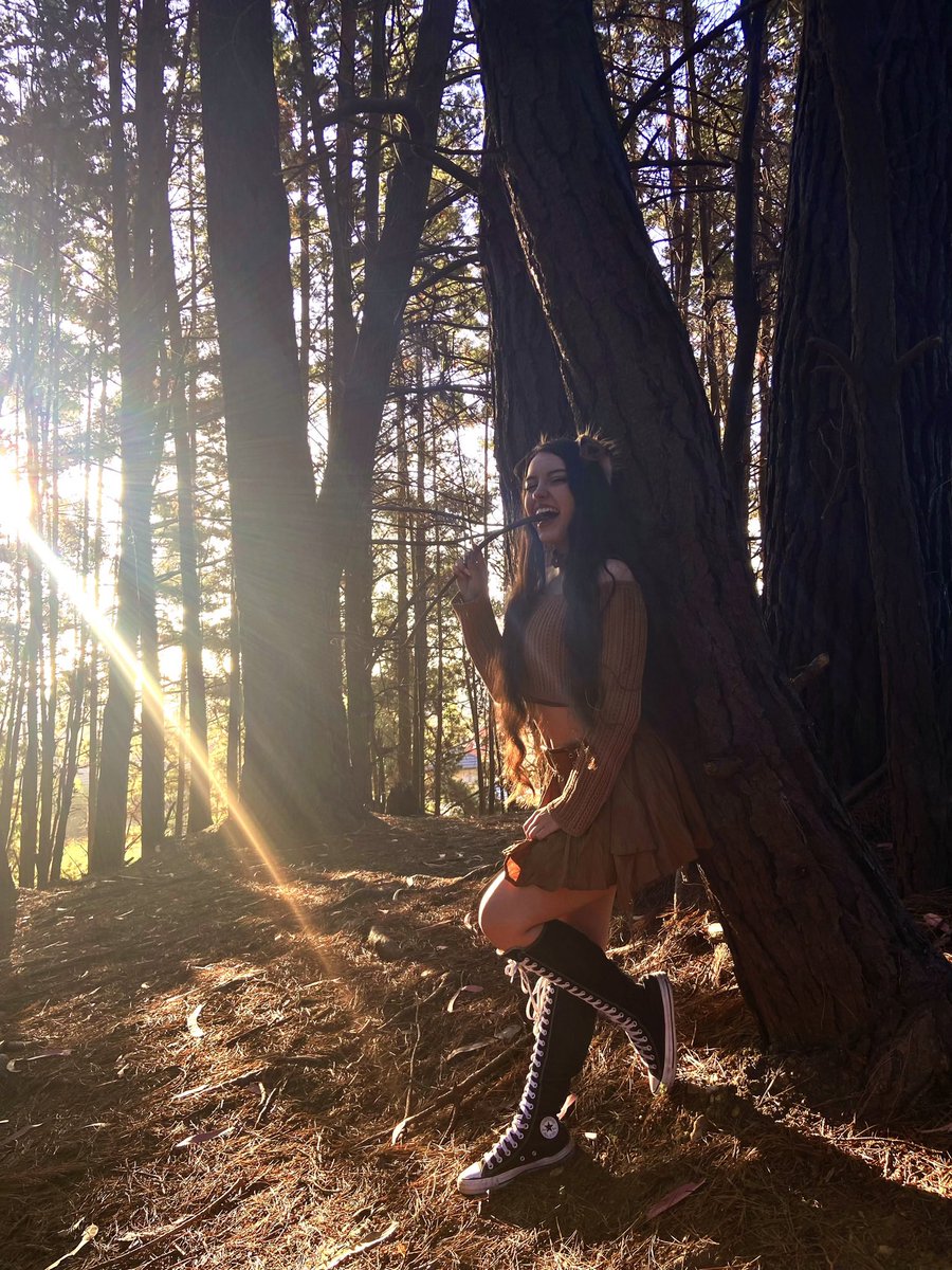 xLYCANLUNAx's tweet photo. part-time pet, full-time wild menace
#werewolfgirl #puppygirl #edmgirl #technobaby #egirl #kinkcommunity https://t.co/UtiFWkVReC