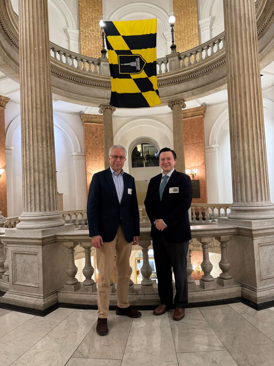 Nuestro titular, <a href="/RafaelLaveagaR/">Rafael Laveaga</a>, acompañado del cónsul de Comunidades @RMendivilOcampo, se reunió hoy con el vicealcalde de Baltimore <a href="/jdmerrill/">J.D. Merrill</a> y la directora de Asuntos Inmigrantes, Catalina Rodríguez, para estrechar la colaboración en favor de la comunidad mexicana.