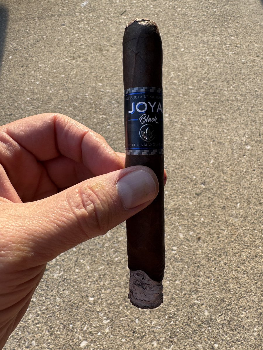 Stoicism_Cigars's tweet photo. A highly enjoyable #JoyaDeNicaragua #JoyaBlack cigar and an amazing evening outside! #BOTL #CigarsOnX #NowSmoking #pssita https://t.co/4wSxD4lfcF