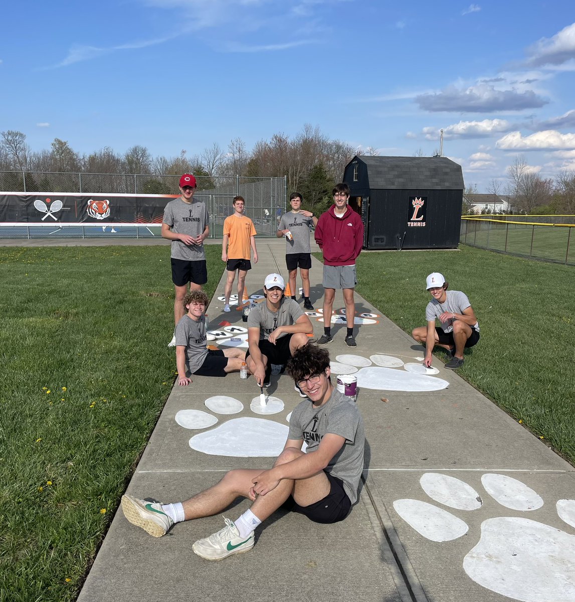 LPawTennis's tweet image. Another ECC tennis win against West Clermont followed by some Senior paw painting 🐾 🧡🖤🎾 @LHSTigerAD @Loveland_AsstAD