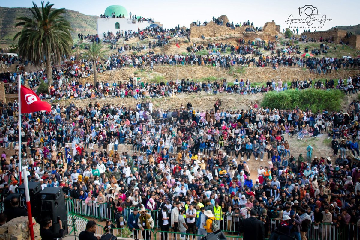 #FestivalDesGrottes à Sened (14e édition)
Grâce au pilon réseau Orange, médias et visiteurs connectés pour la 1ère fois depuis les montagnes .Soutien au tourisme &amp; culture. Cadeaux offerts par SYM TT &amp; Ben Bourzigue Telecom #OrangeTunisie #5G #Gafsa #FiertéLocale #Orangeعندك