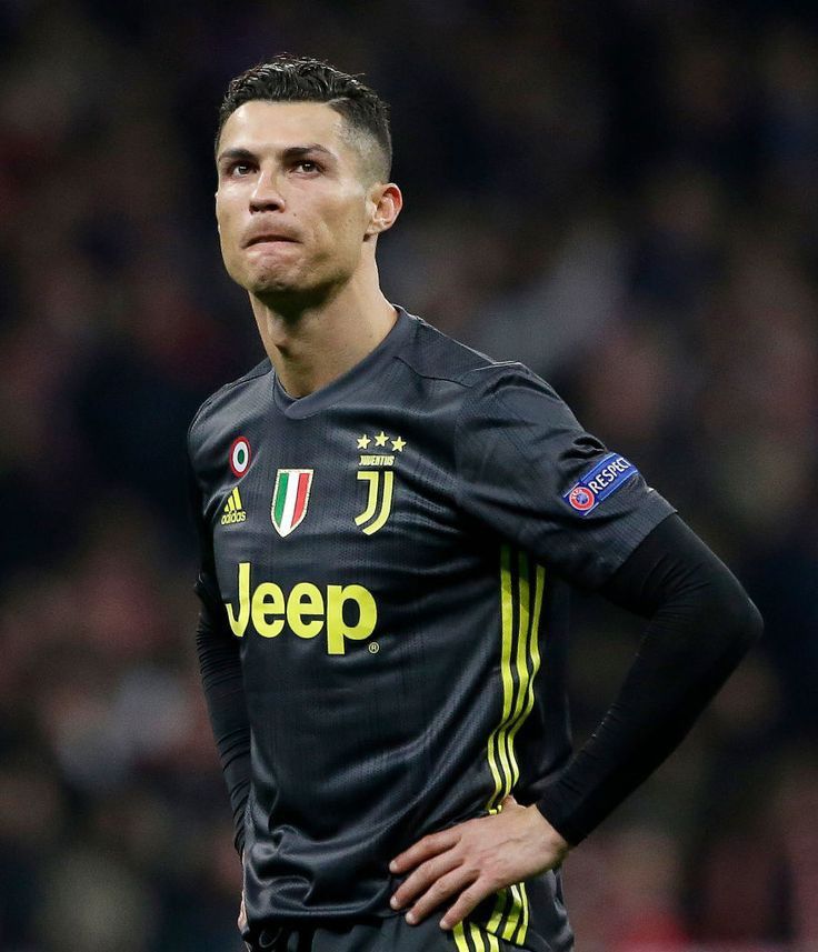 MessiLeoBrasil_'s tweet photo. Debate mais do que justo de 2 jogadores medianos com lapsos de genialidade.

Em questão de habilidade: Mahrez ou Cristiano Ronaldo? https://t.co/rrpeF591BT