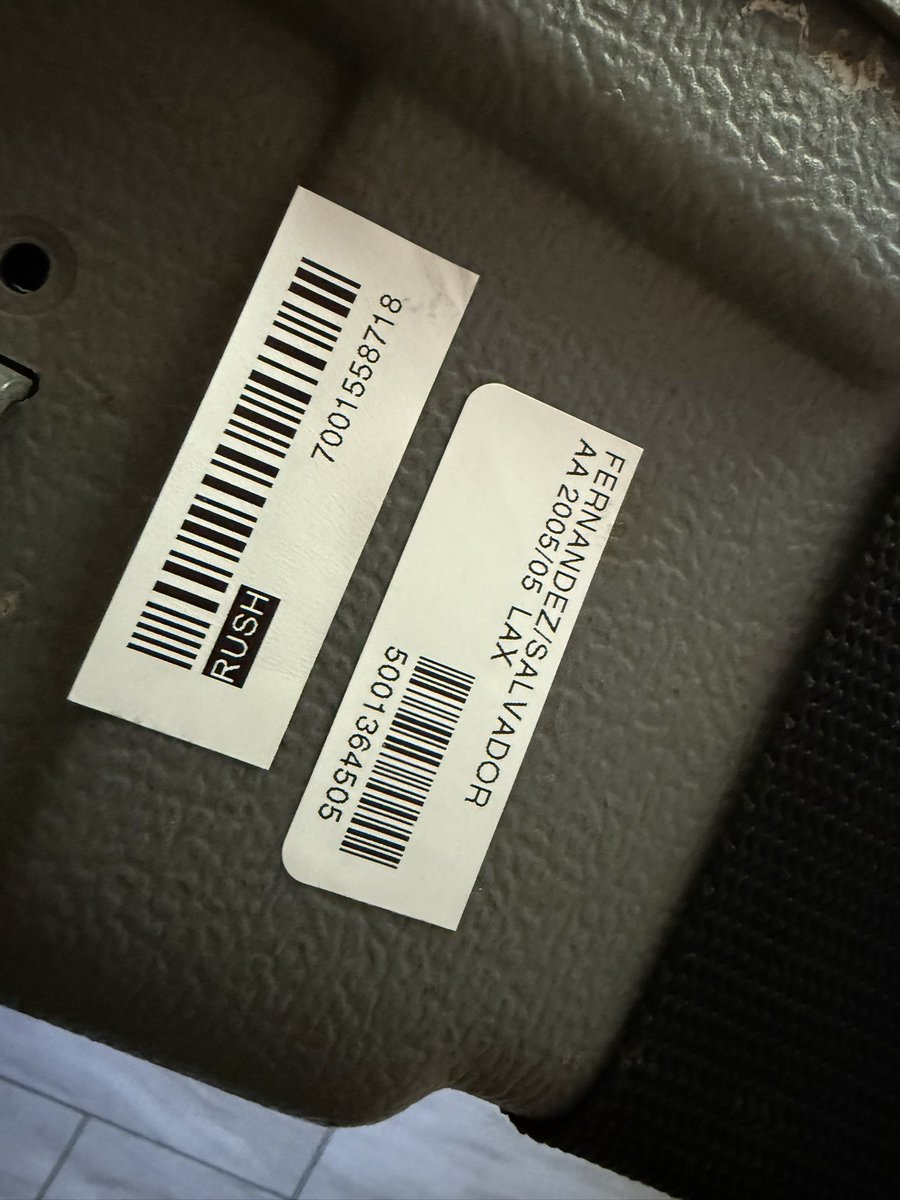 imacsweb's tweet image. Not sure who’s more inept… .@tsa or .@AmericanAir this time. Checked in 4/4 for a flight #DFW #LAS and my bike made it to #LAX with ANOTHER bag tag/name and just received the bike today 4/10 back in Dallas. Almost as bad as last year when AA broke my bike and didn’t cover it!!!…